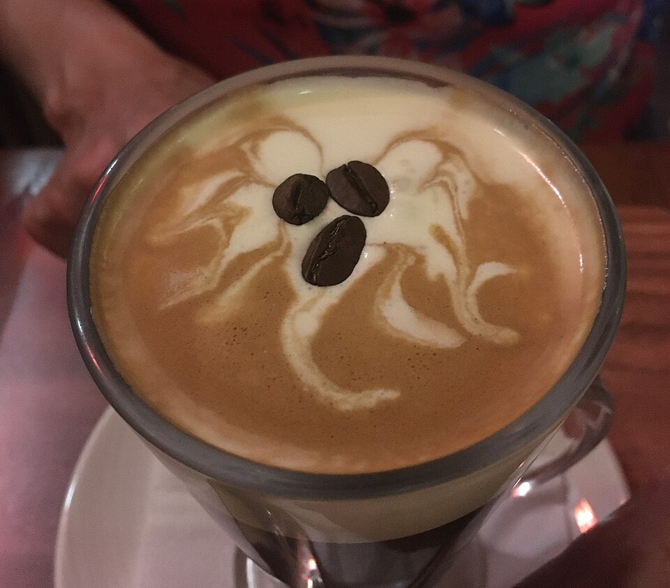 ラテアートのカフェラテ